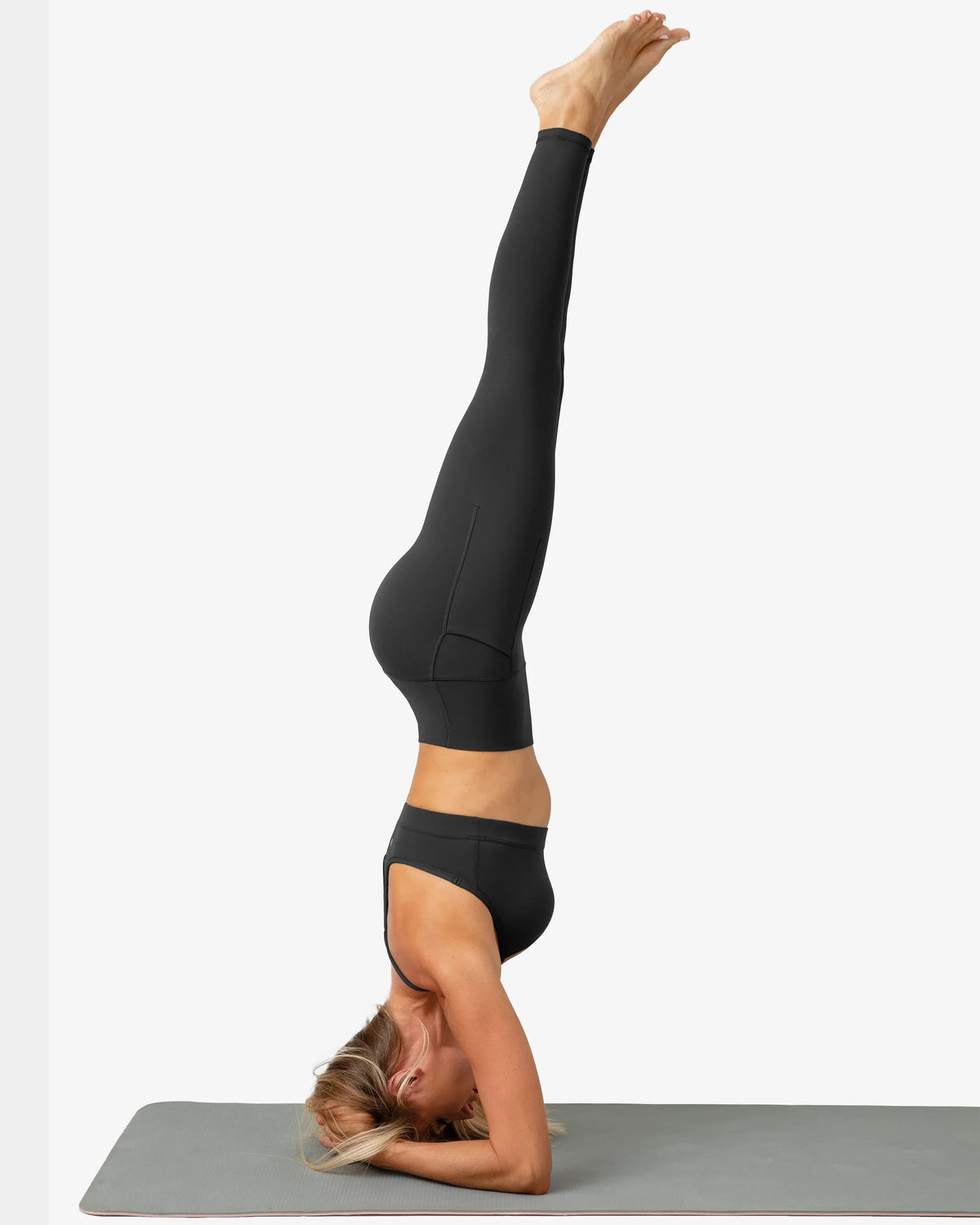 Dreamlux® Buttery Soft 28" Everyday & Workout Legging w/ Pockets — Dark Carbon