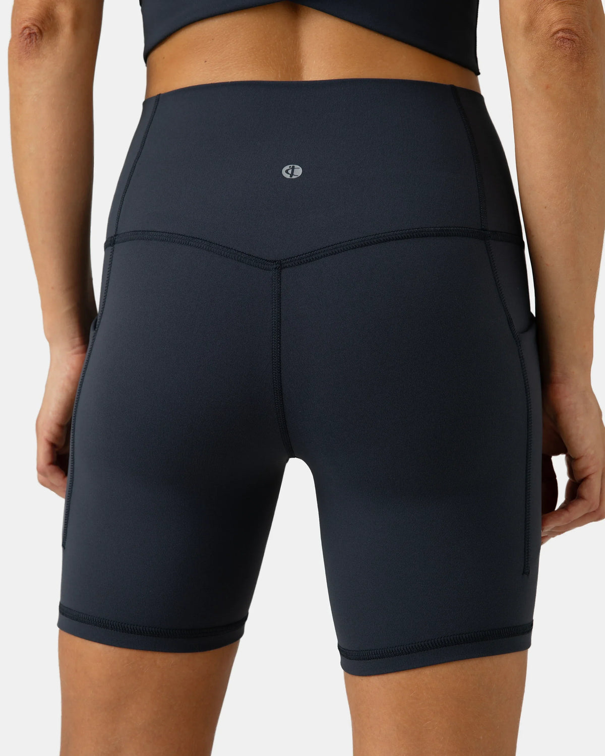 Dreamlux® Buttery Soft Everyday & Workout Short 6" w/ Pockets 3