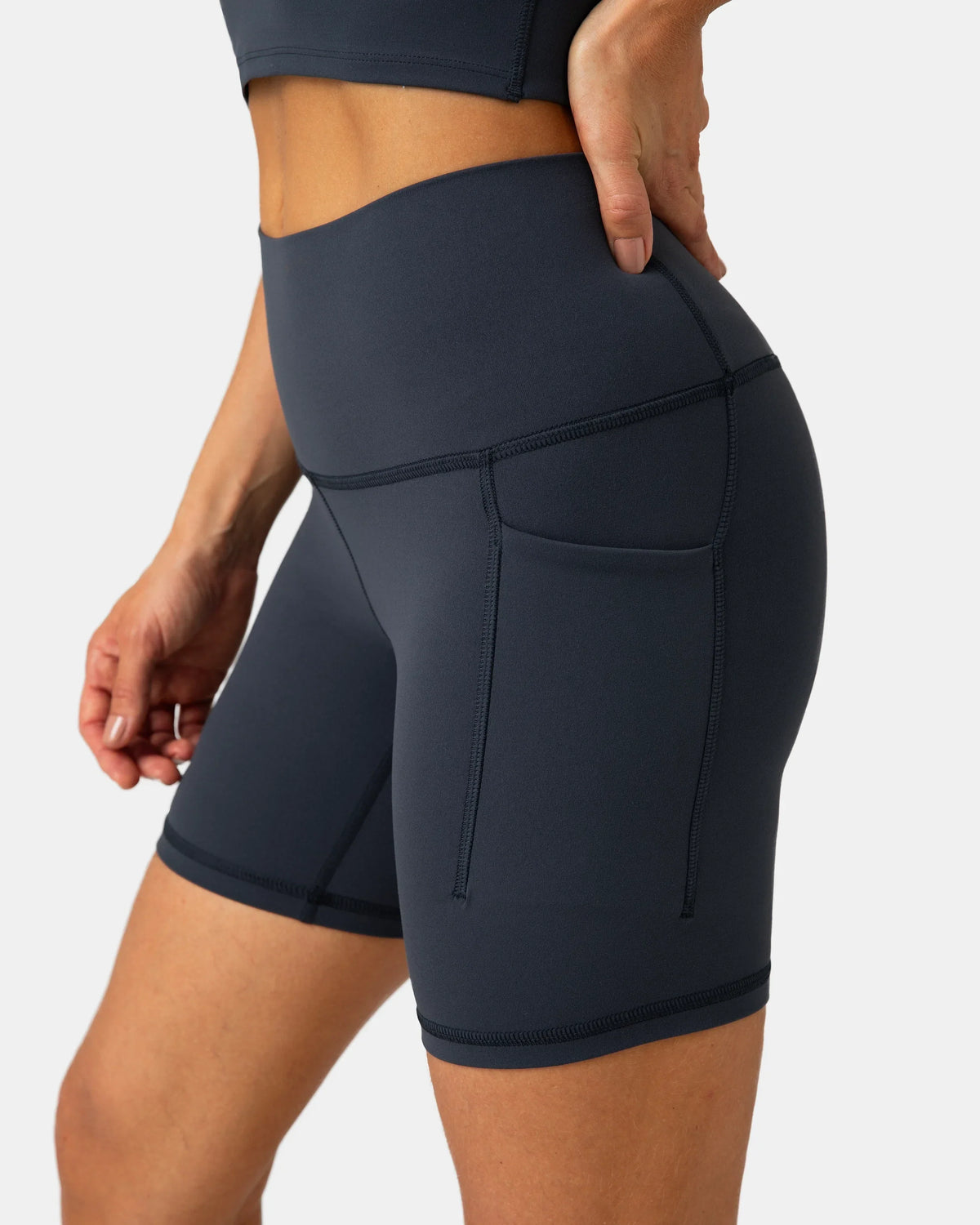 Dreamlux® Buttery Soft Everyday & Workout Short 6" w/ Pockets 5