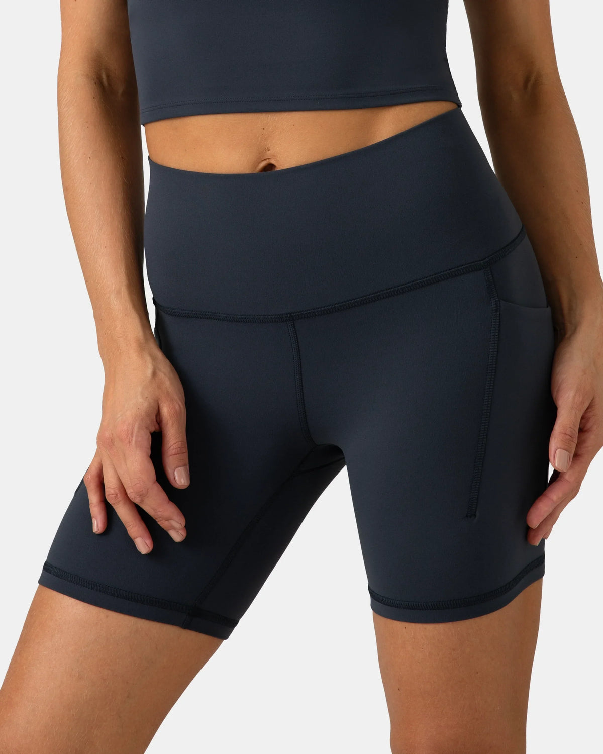 Dreamlux® Buttery Soft Everyday & Workout Short 6" w/ Pockets 4