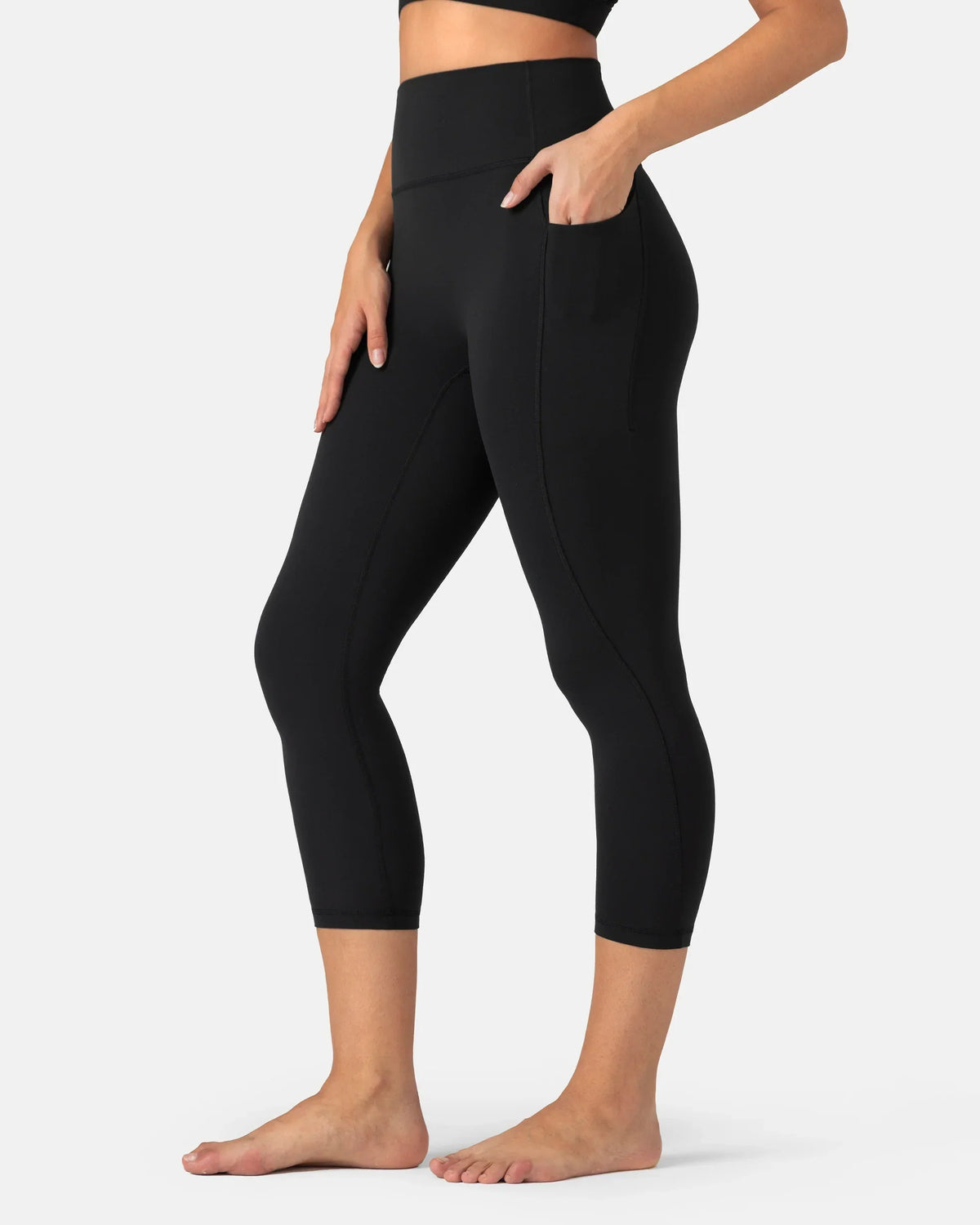 Dreamlux® High Waisted No Front Seam 21" Legging w/ Pockets — Black