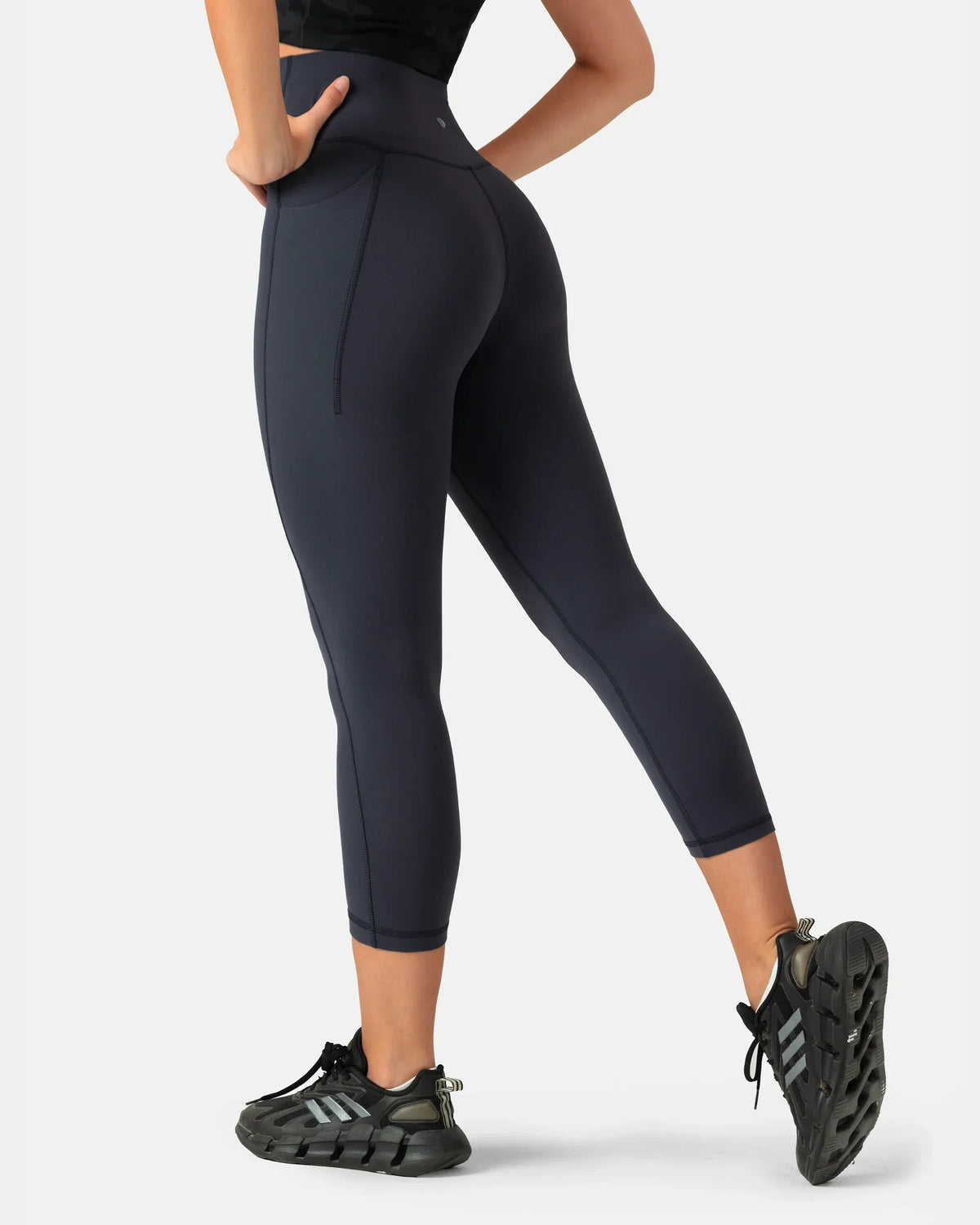 Dreamlux® High Waisted No Front Seam 21" Legging w/ Pockets — Blue Ink