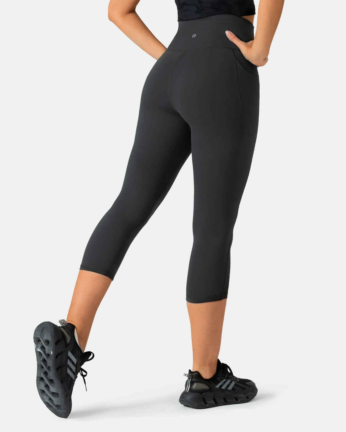Dreamlux® High Waisted No Front Seam 21" Legging w/ Pockets — Dark Carbon