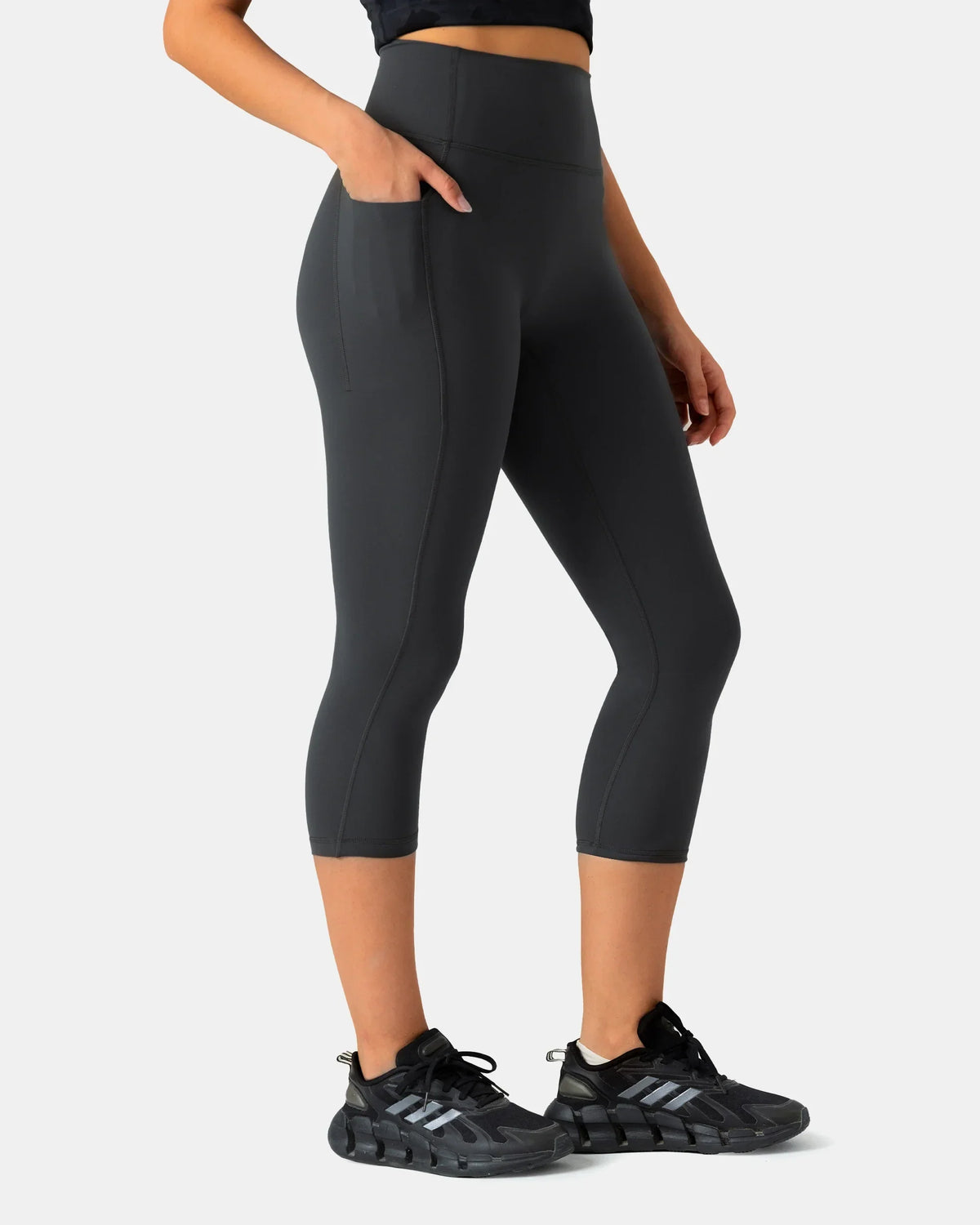 Dreamlux® High Waisted No Front Seam 21" Legging w/ Pockets — Dark Carbon