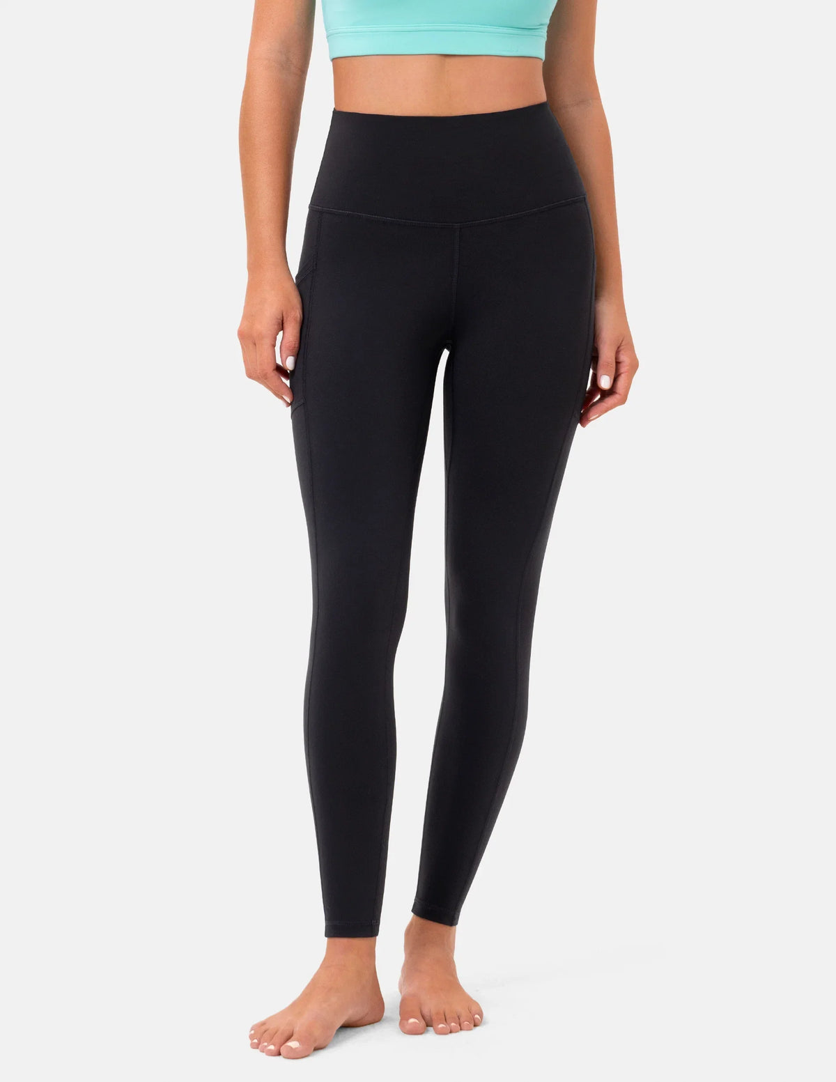 Essential High Waisted 25" Legging w/ Pockets — Black