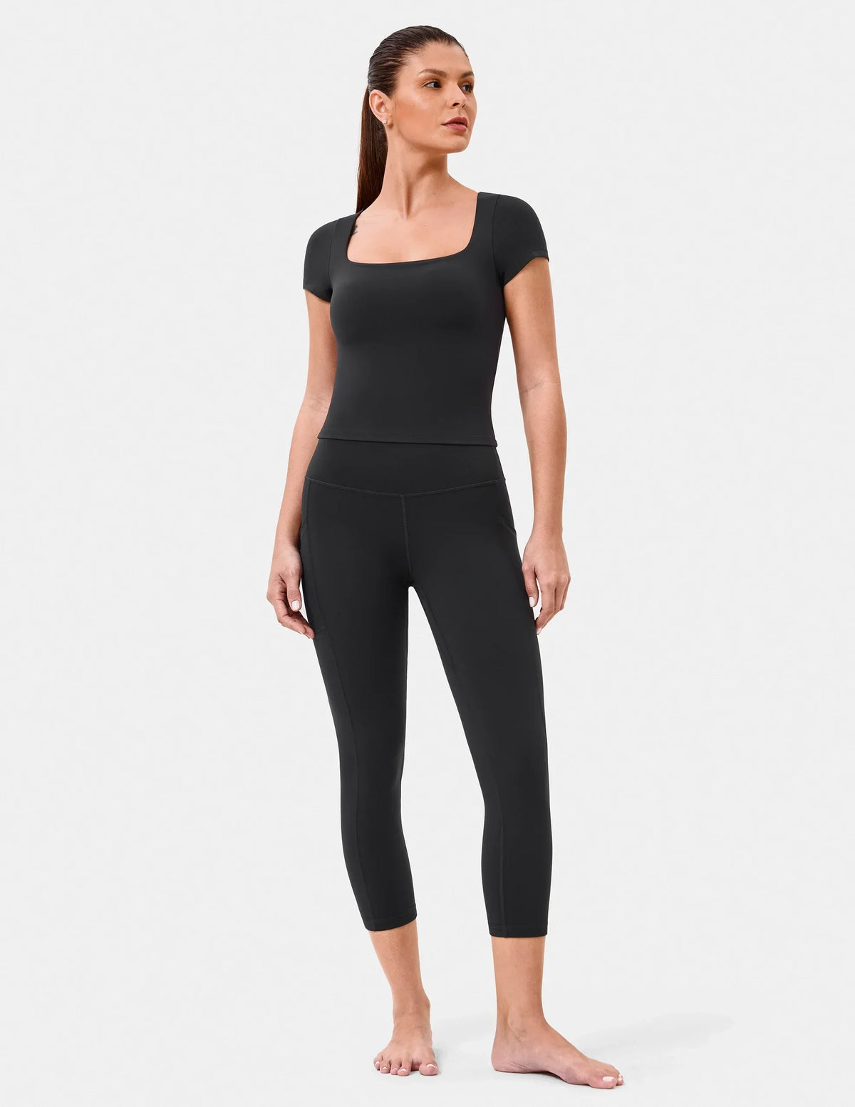 Essential High Waisted 21" Sports Legging w/ Pockets 5