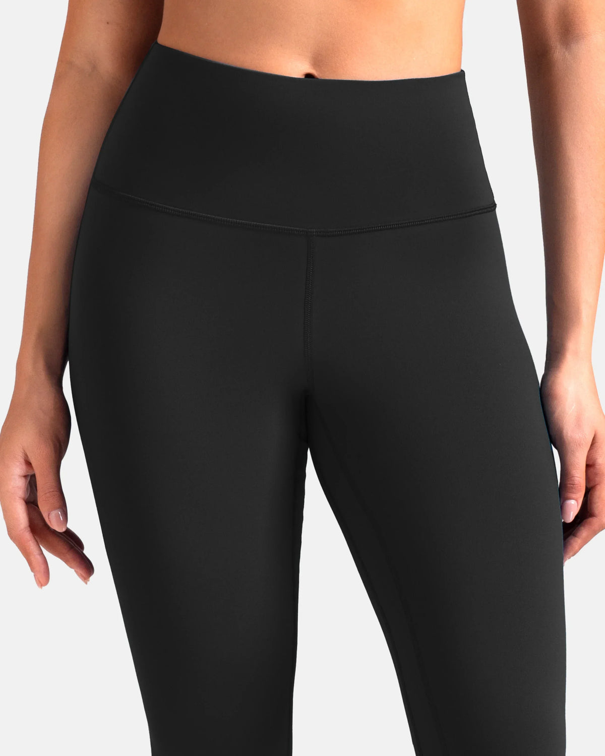 Essential High Waisted 7/8 Sports Legging — Black